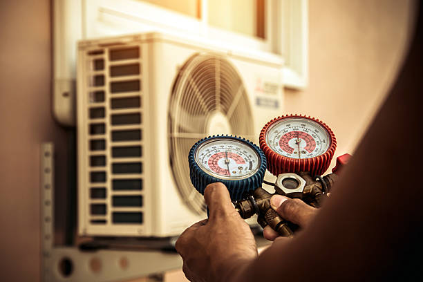 Professional Hvac technician working in Sylmar, CA